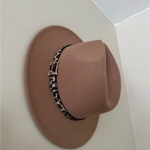 Stylish Tan Fedora with Leopard Band